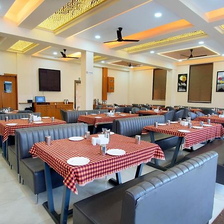 Hotel The Marion Nashik Bagian luar foto