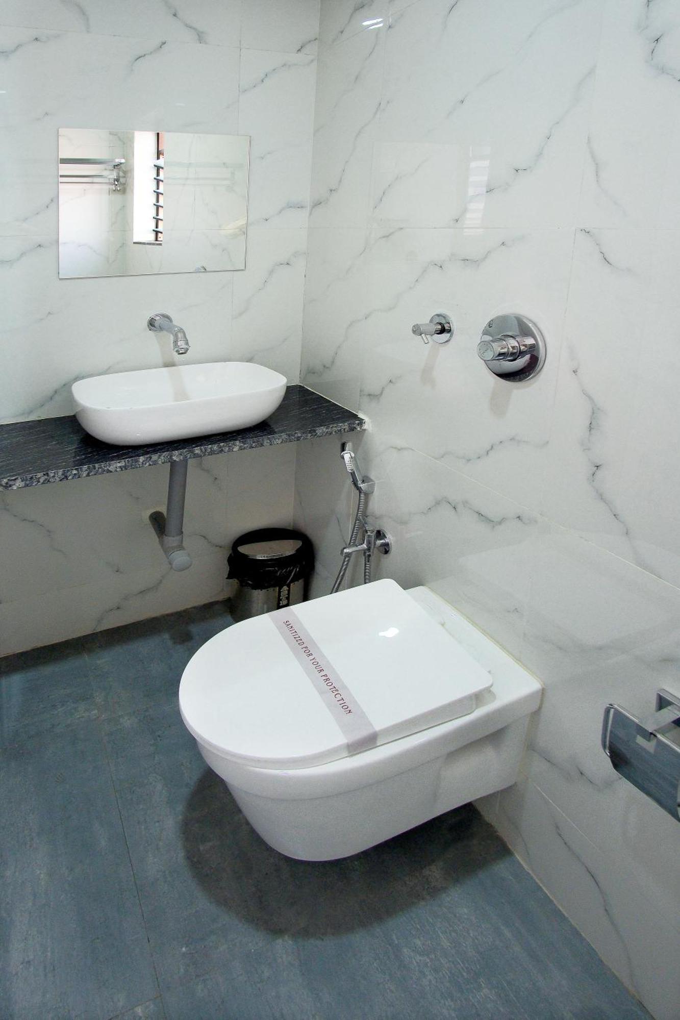 Hotel The Marion Nashik Bagian luar foto